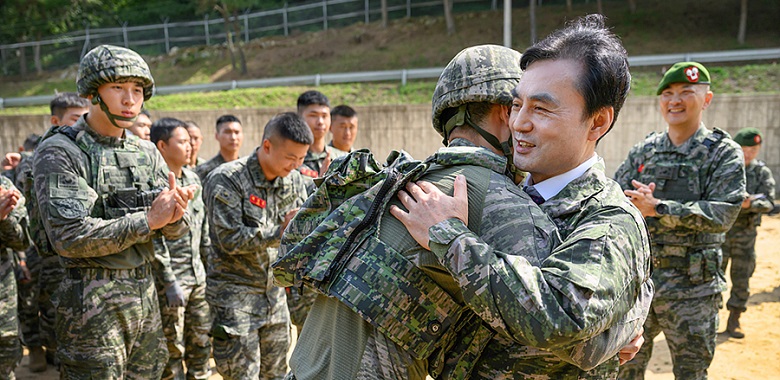 국방부장관, 해병대 특수수색대대 및 말도 소초 방문