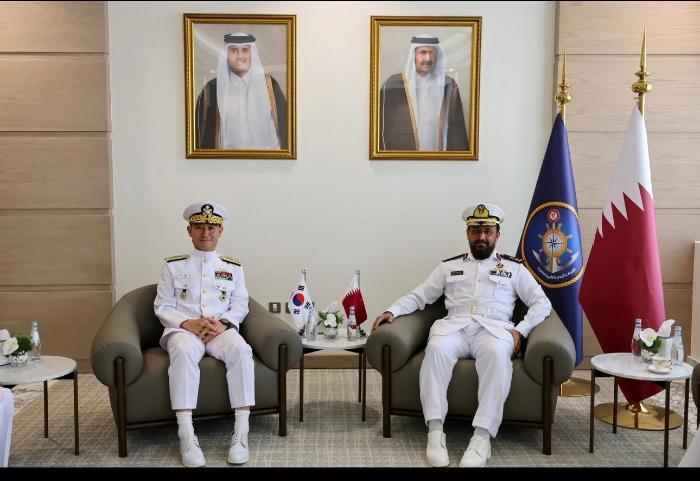 양용모 해군참모총장 카타르 해군사령관과 국방&middot;방산 협력 논의 썸네일 이미지