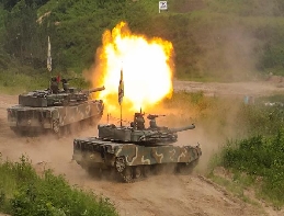 Six hundred soldiers from South Korea and the US showcased their...