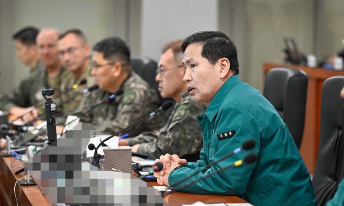On March 13, Acting Defense Minister Kim Seon Ho (
