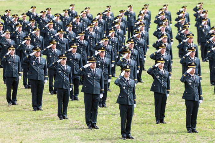 On April 24, a total of 692 newly commissioned med