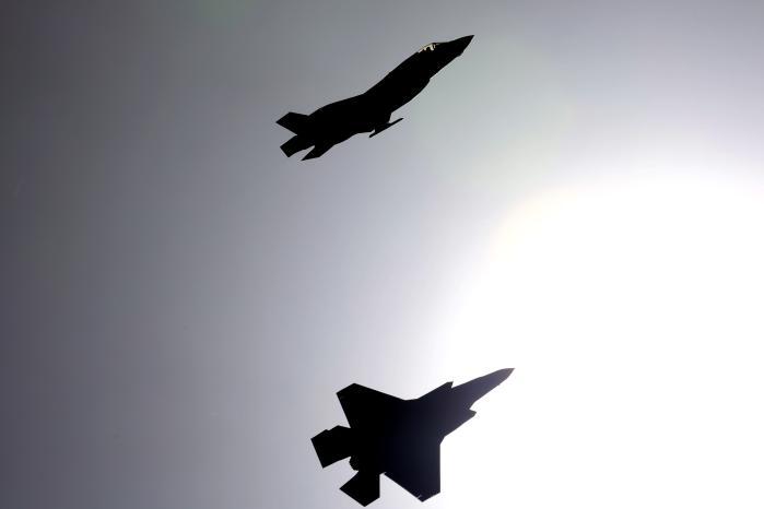 On the morning of April 19, a U.S. Marine Corps F-35B stealth fighter executed a circling maneuver over Kunsan Air Force Base as part of the 2024 KFT.